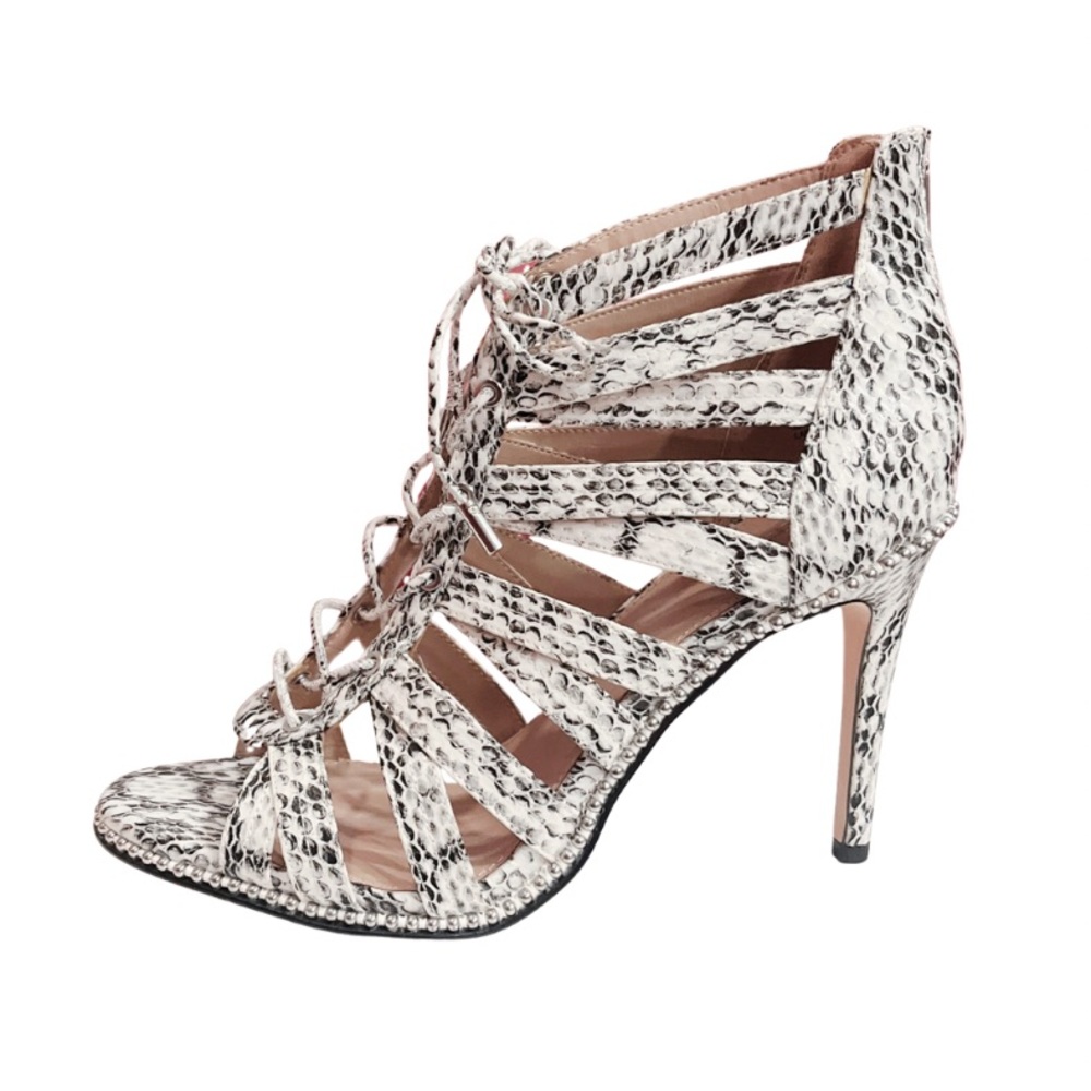 BCBGENERATION•BLACK & WHITE SNAKE SKIN DESIGN•SIZE: 11M/42.5
